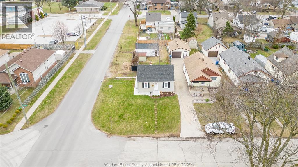 699 ALEXANDRINE STREET