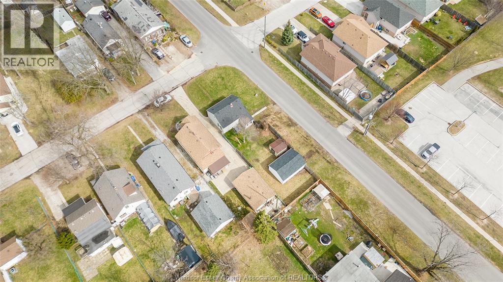 699 ALEXANDRINE STREET