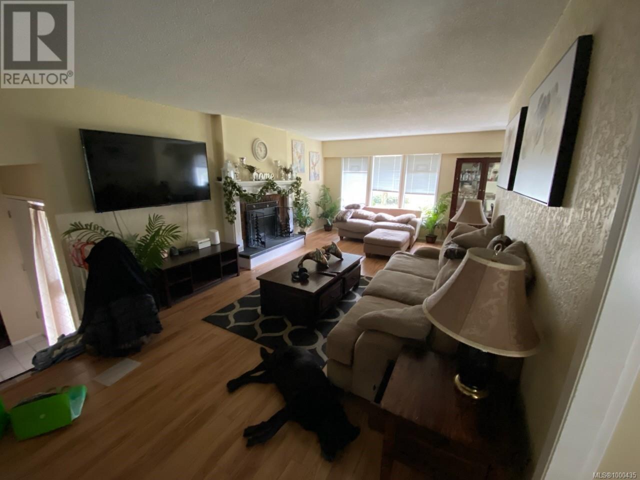 4360 Torquay Dr