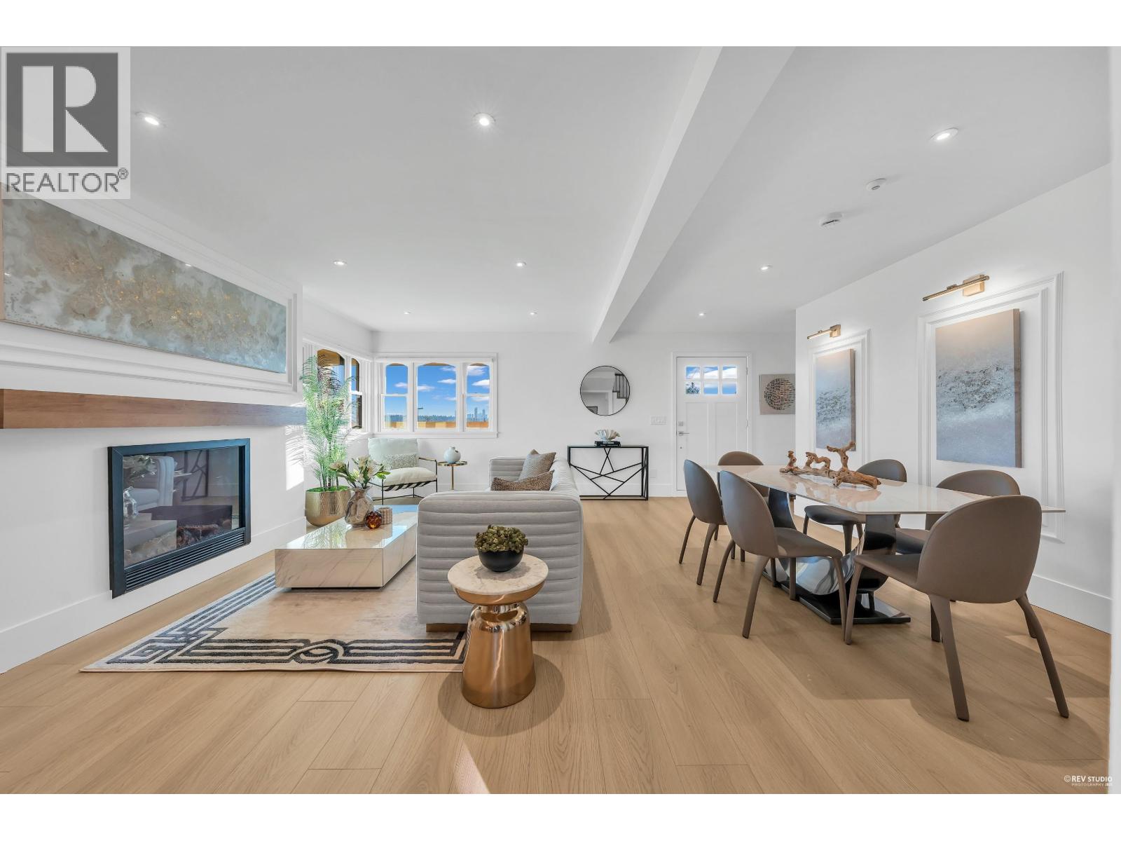 103 1125 CARTIER AVENUE