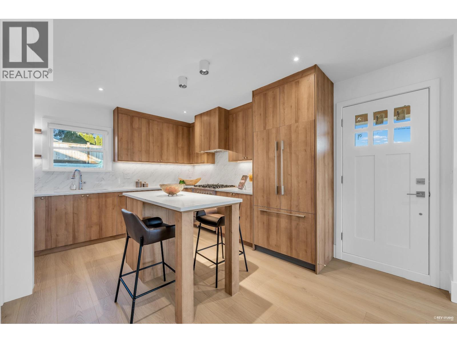 103 1125 CARTIER AVENUE