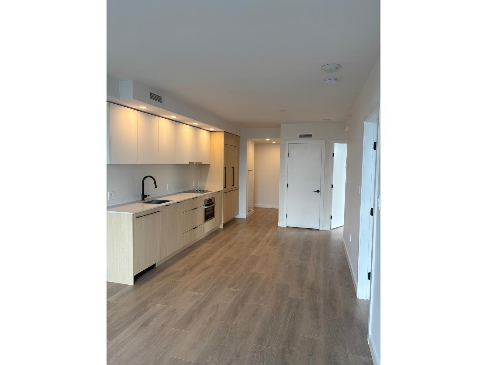 1111 13738 CENTRAL AVENUE