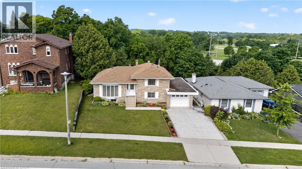 252 CHRISTOPHER Drive