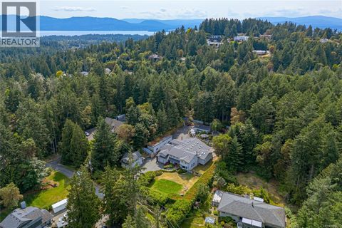 11376 Osprey Pl North Saanich BC V8L5K6