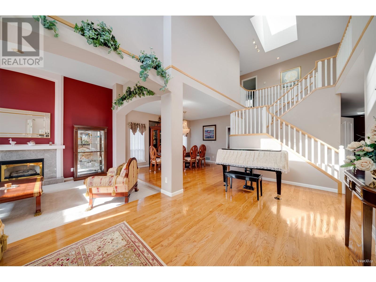 2551 SAPPHIRE PLACE