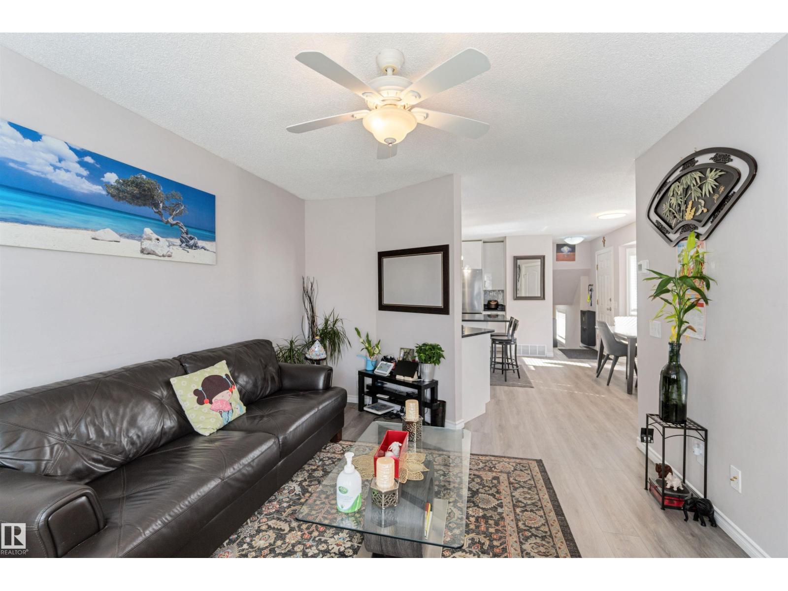 8304 157 AV NW