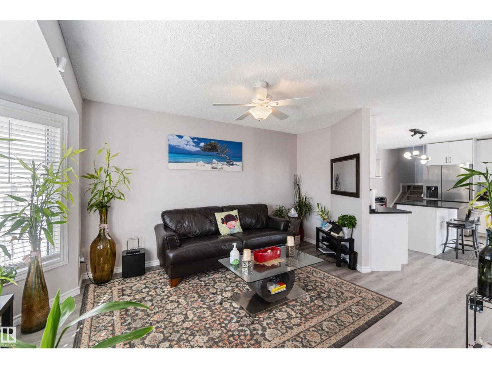 8304 157 AV NW