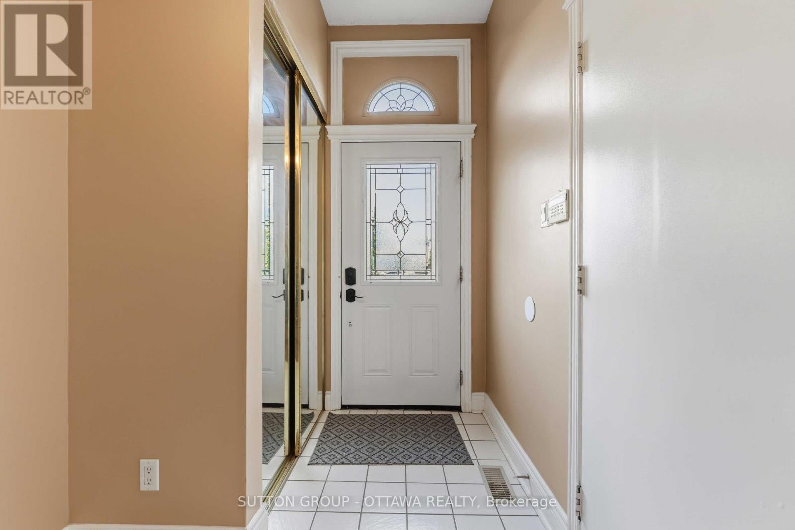 16 CRIMSON GATE