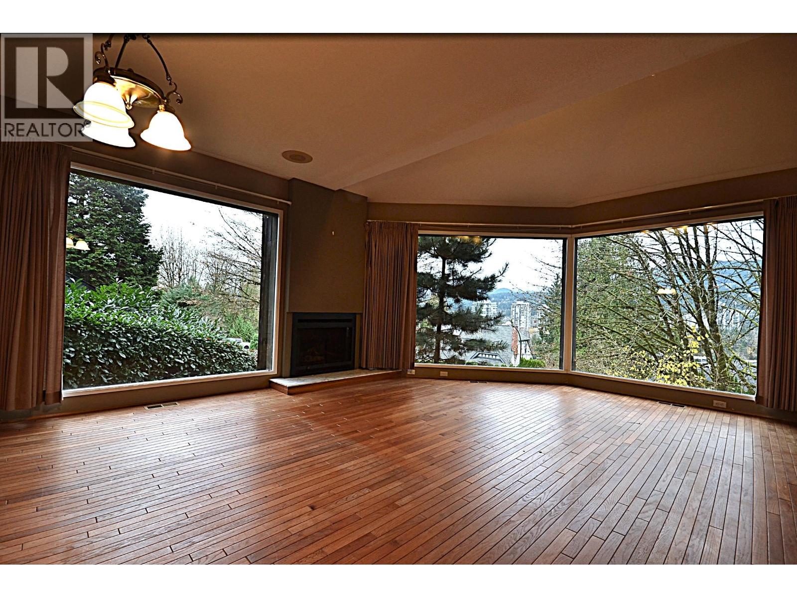 1092 CORONA CRESCENT