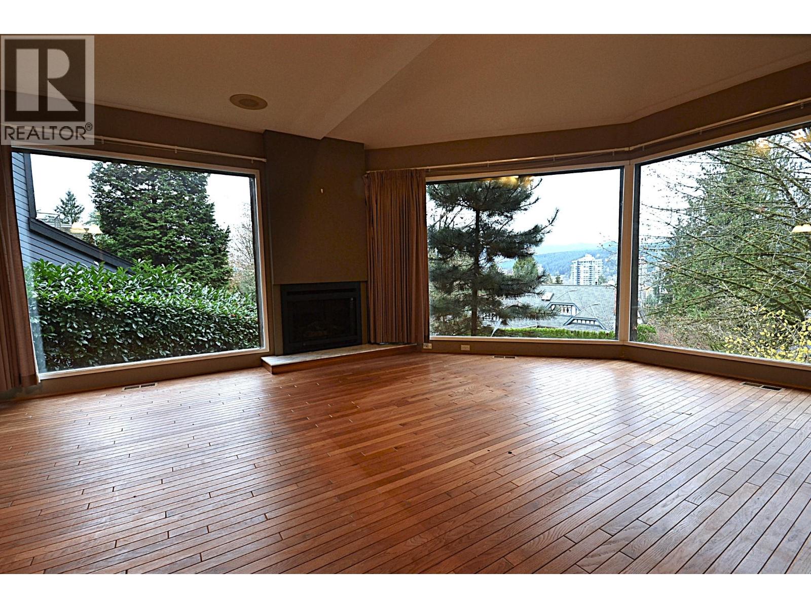 1092 CORONA CRESCENT