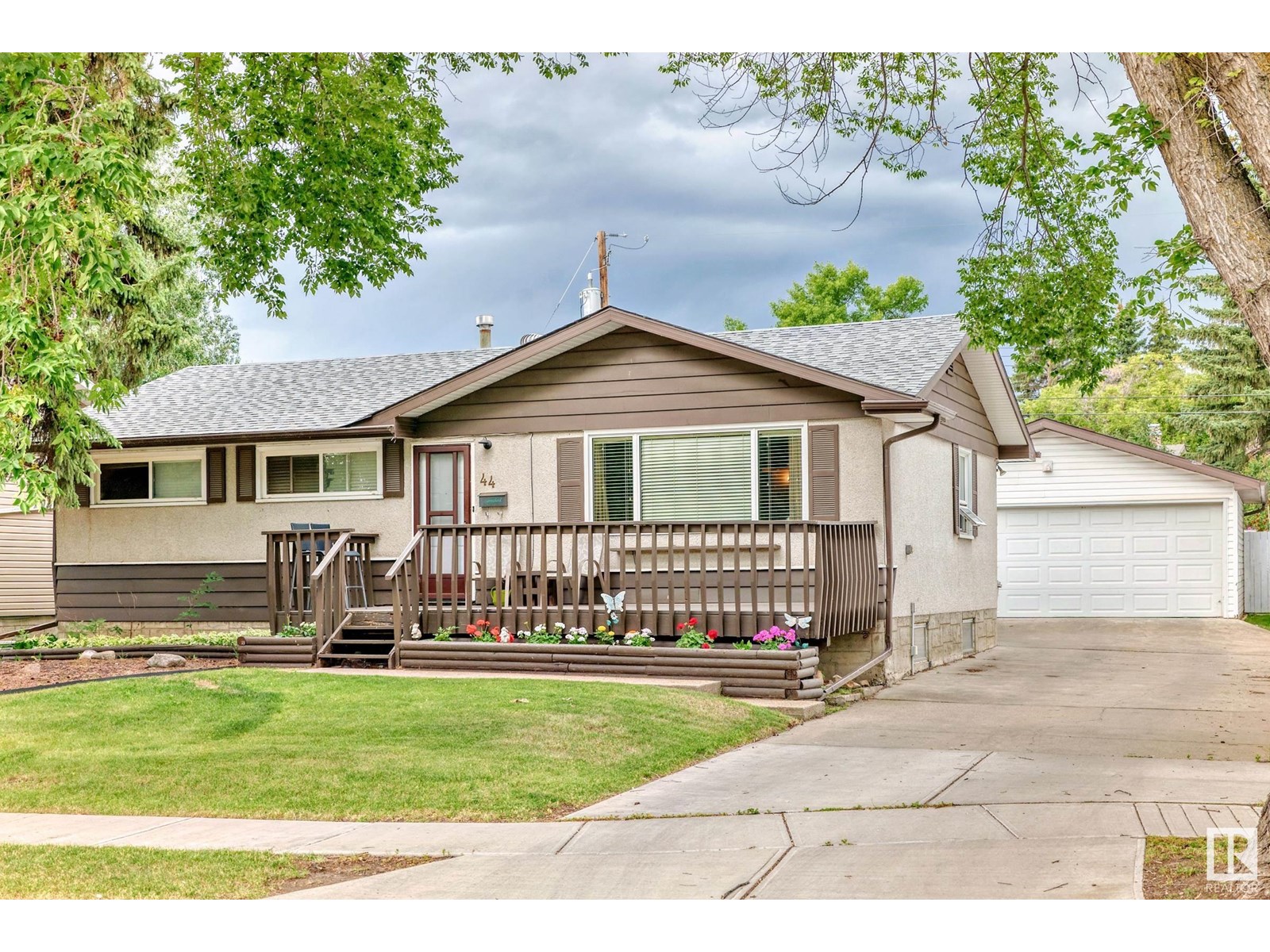 44 GRANDIN RD