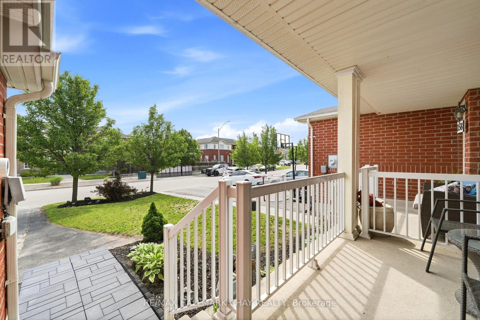 160 STONEMOUNT CRESCENT