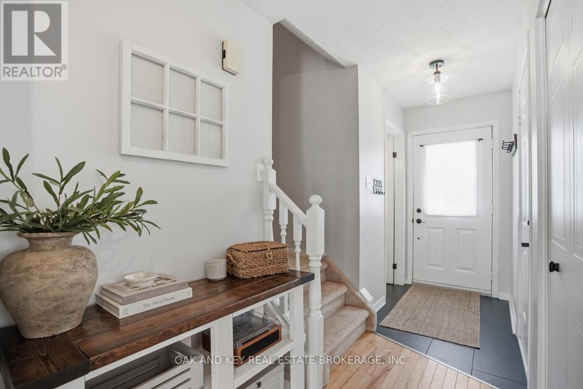 833 DEVERON CRESCENT