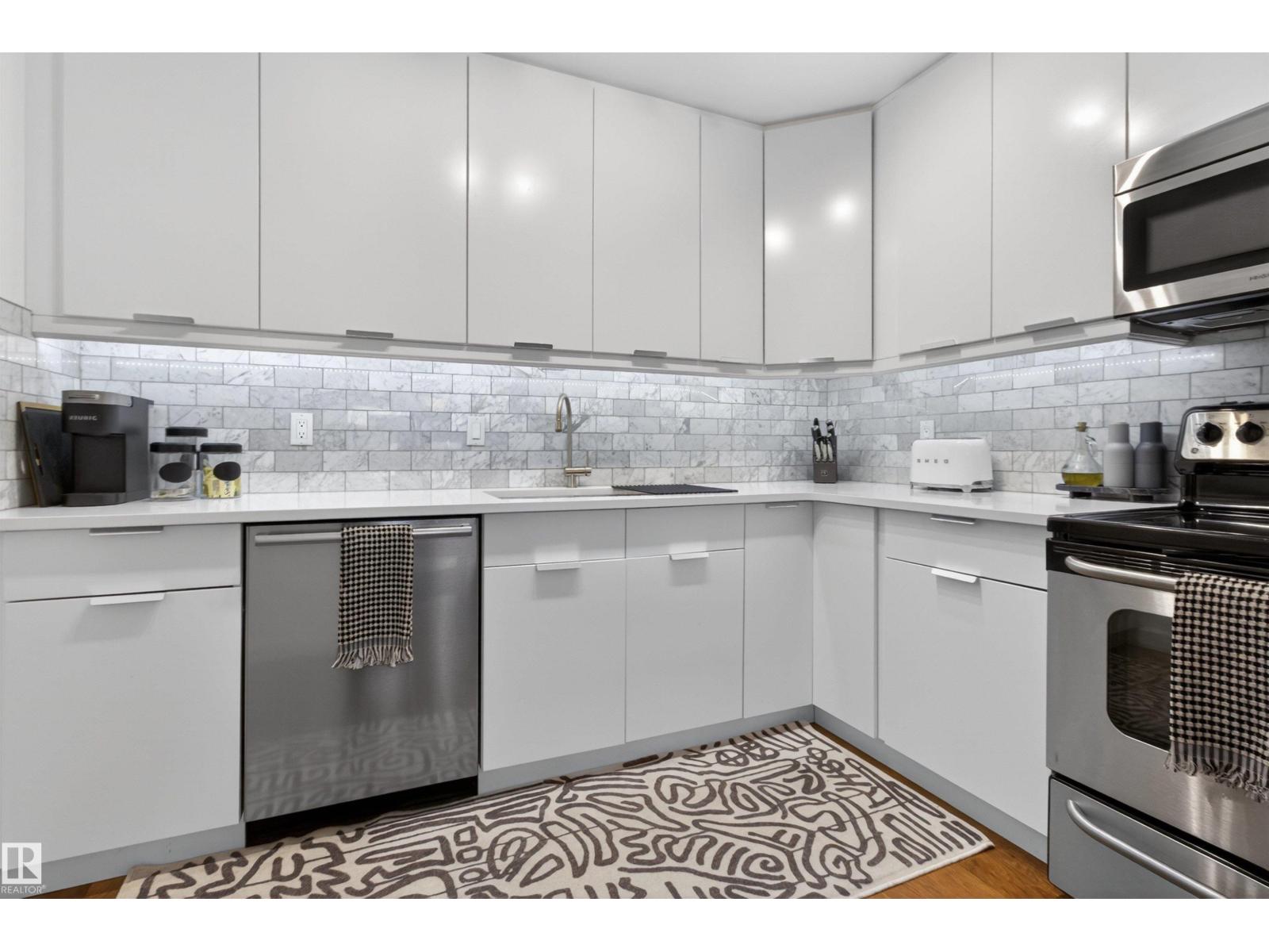 #305 10026 112 ST NW