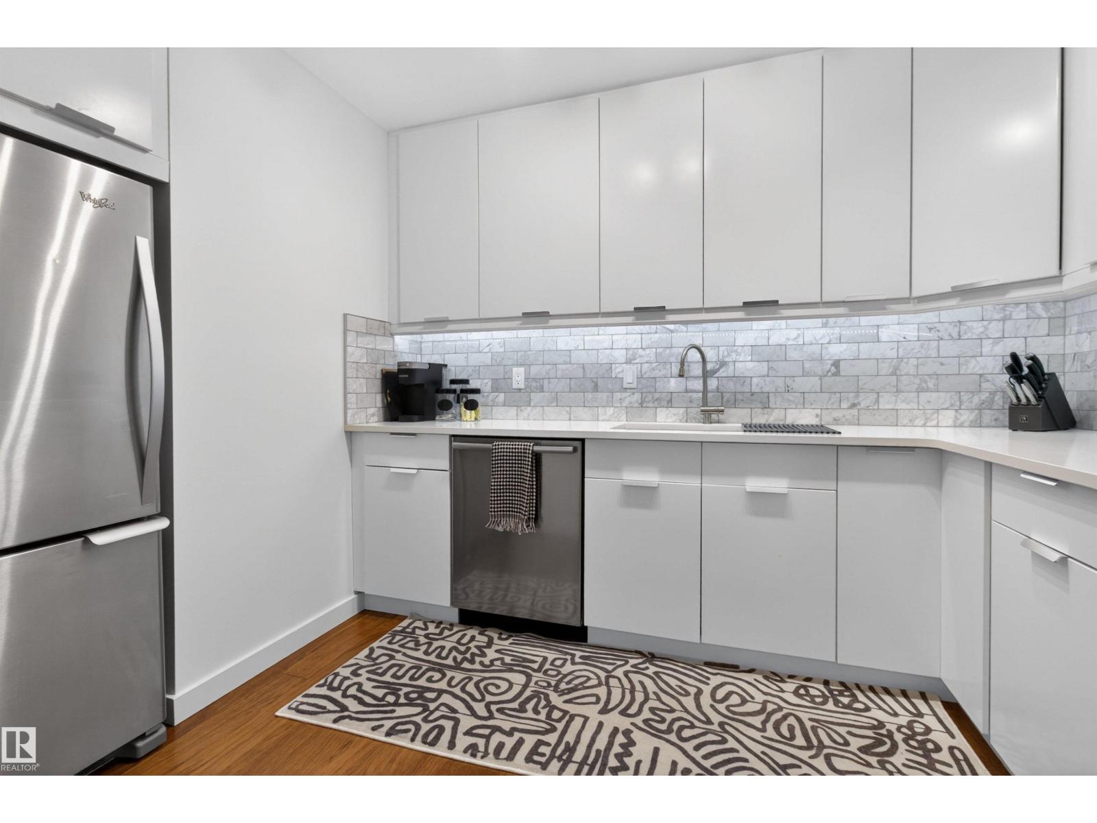 #305 10026 112 ST NW