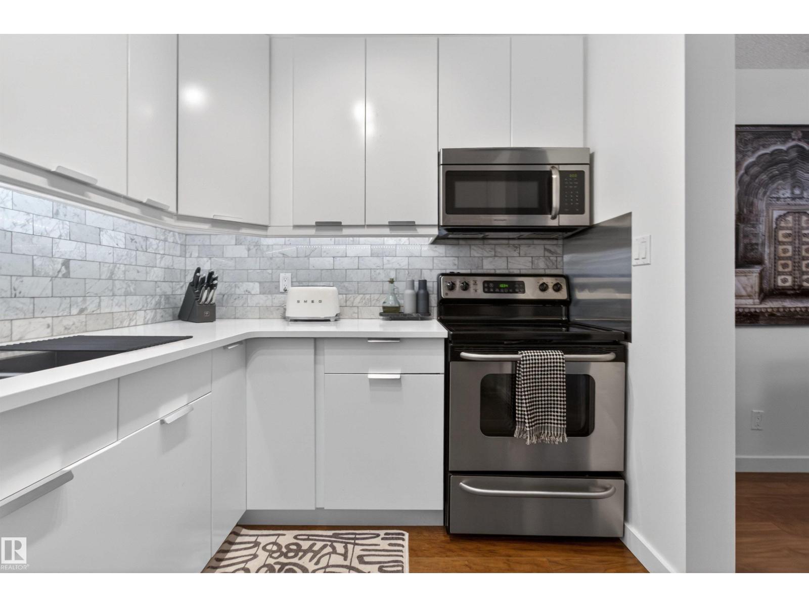 #305 10026 112 ST NW