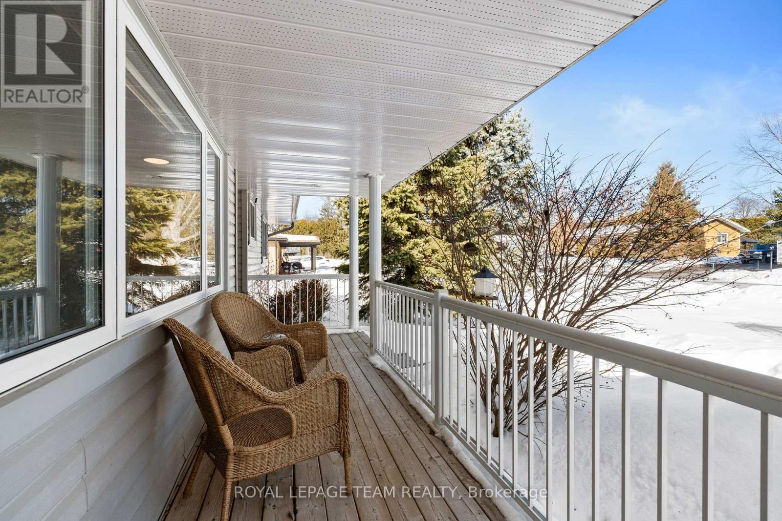 5286 HILLCREST DRIVE