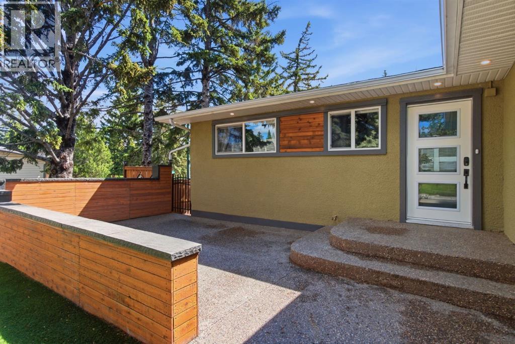 10504 Spadina Drive SW