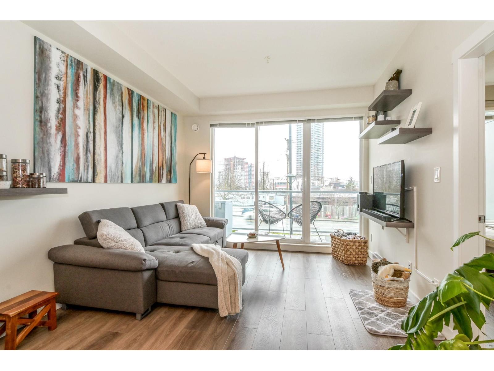 203 10838 WHALLEY BOULEVARD