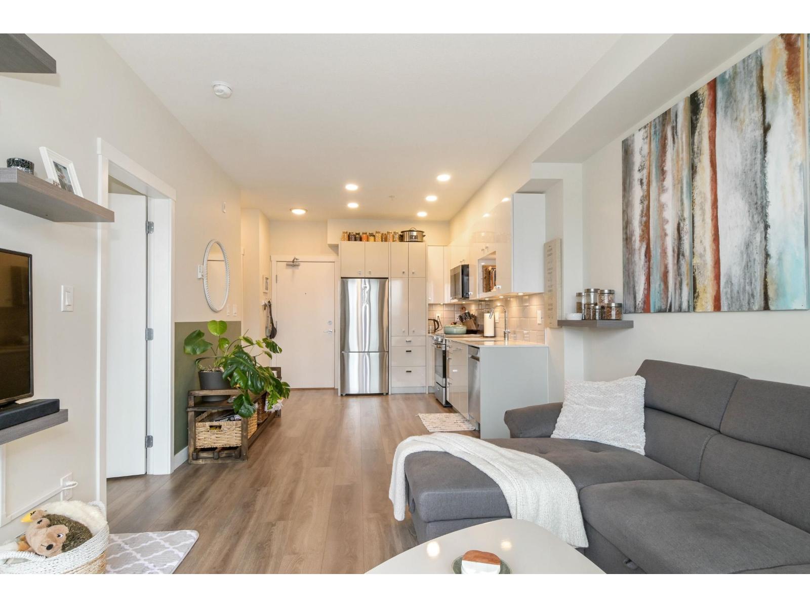 203 10838 WHALLEY BOULEVARD