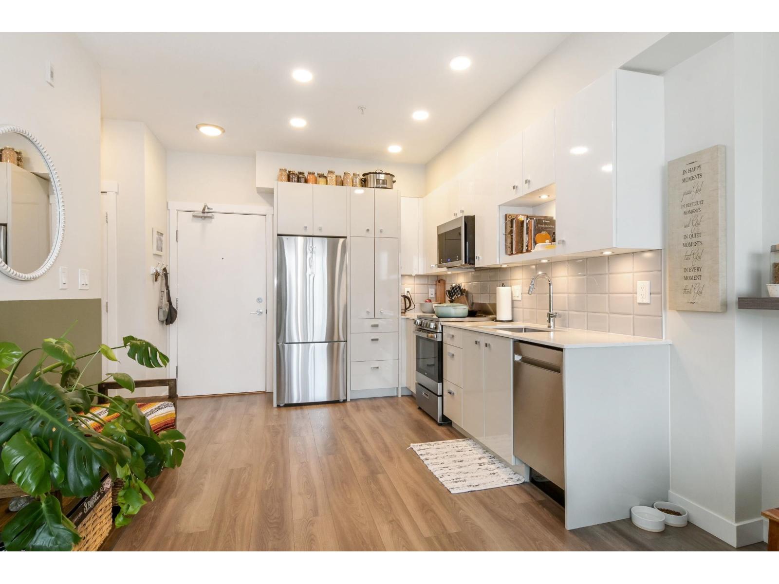 203 10838 WHALLEY BOULEVARD