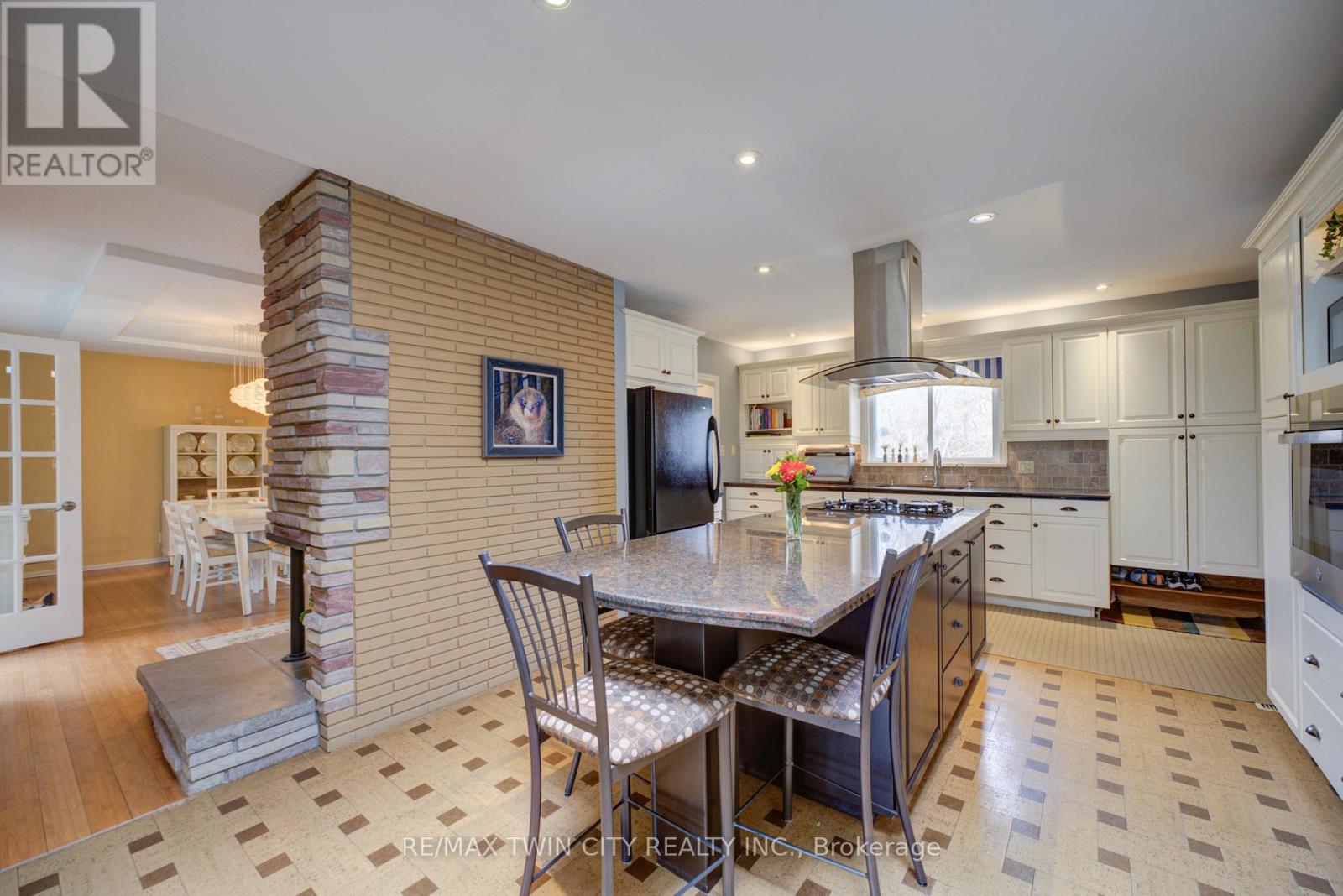 9 SUMMERHAYES CRESCENT