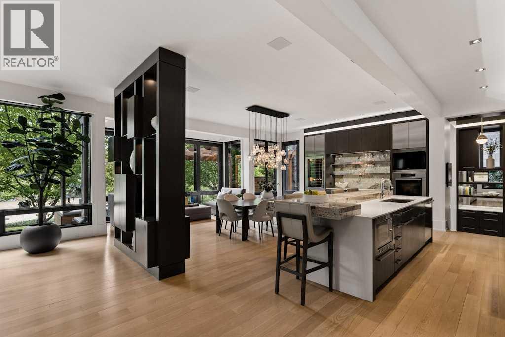 934 Rideau Road SW