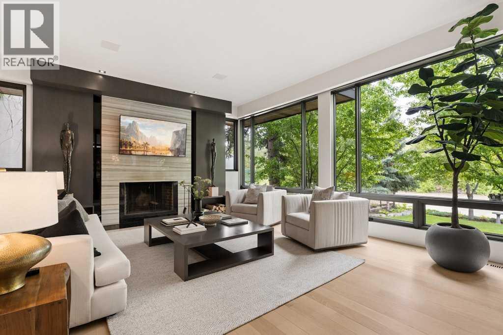 934 Rideau Road SW