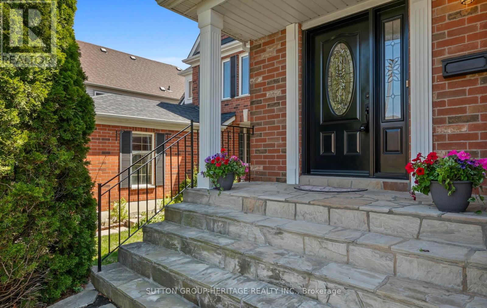 33 SOUTHWELL AVENUE