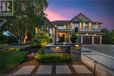 2147 BERWICK Drive Burlington ON L7M4B2