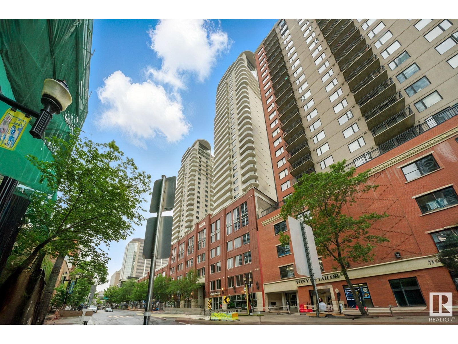 #701 10152 104 ST NW