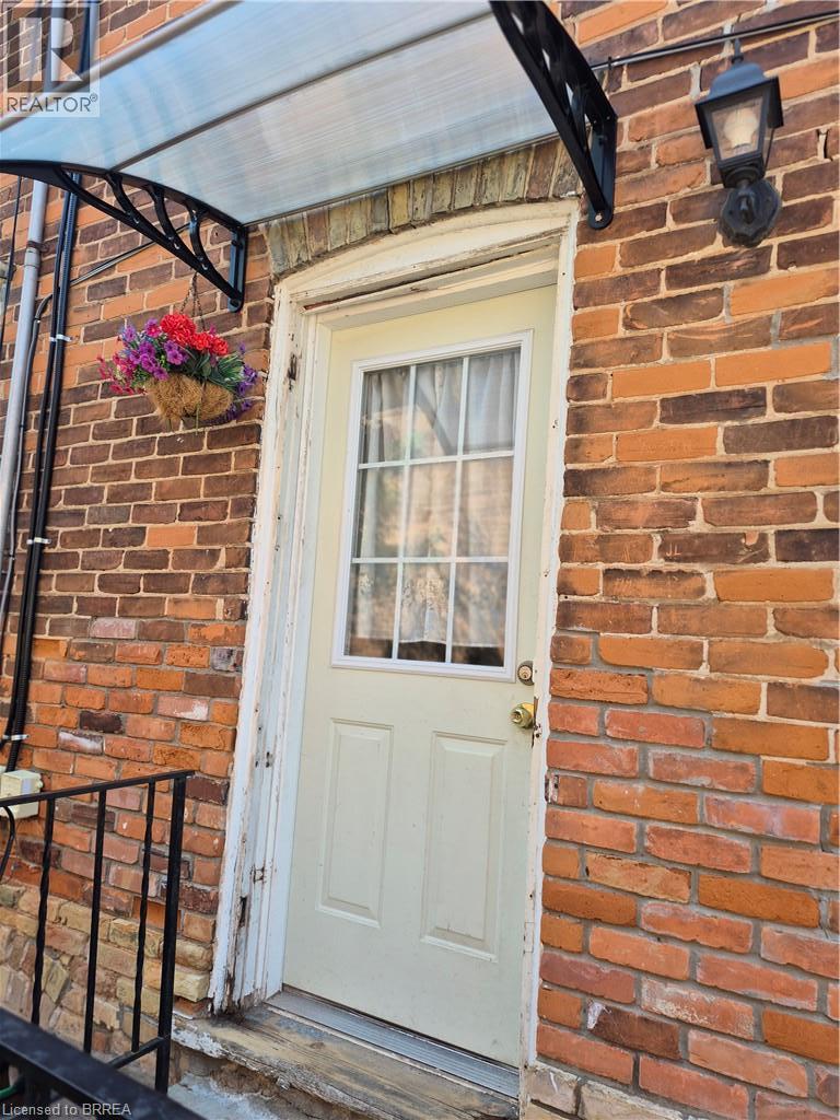 97 COLBORNE Street S