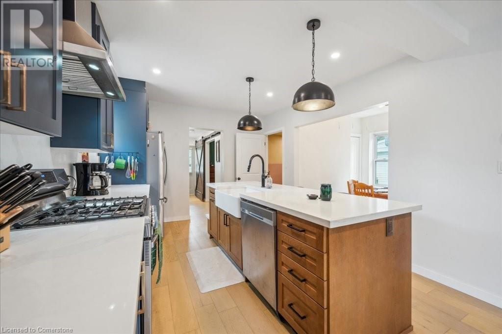 1355 QUEENSTON Road