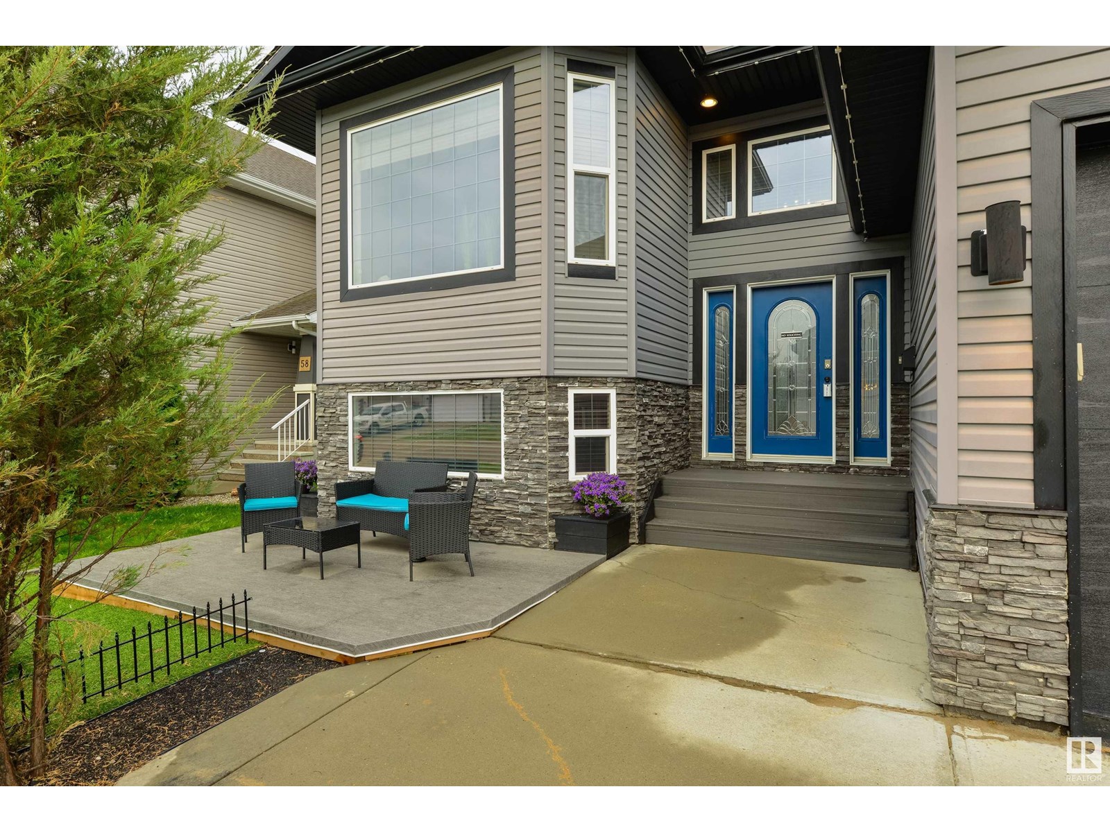 60 HUNTINGTON CR