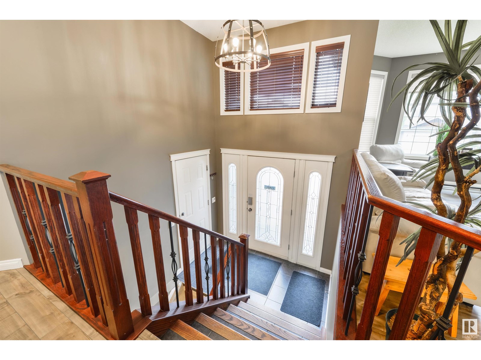 60 HUNTINGTON CR