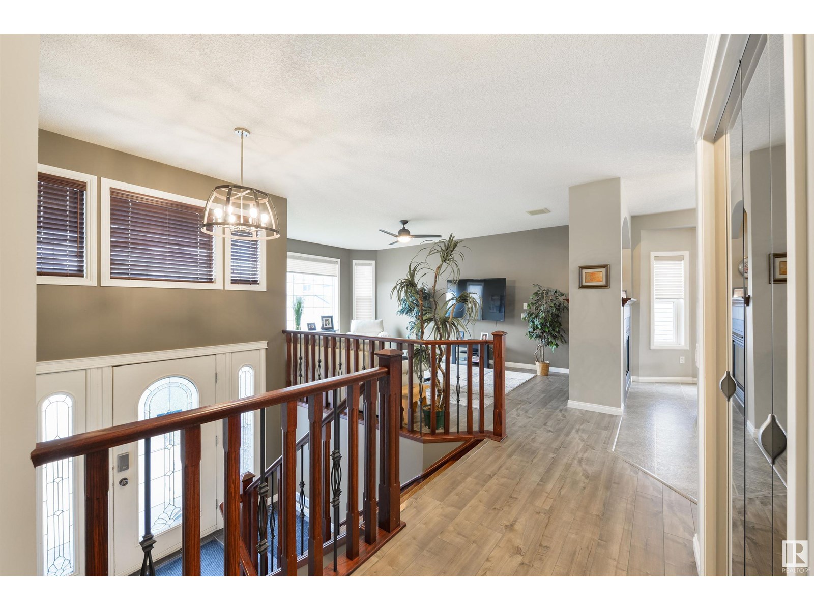 60 HUNTINGTON CR