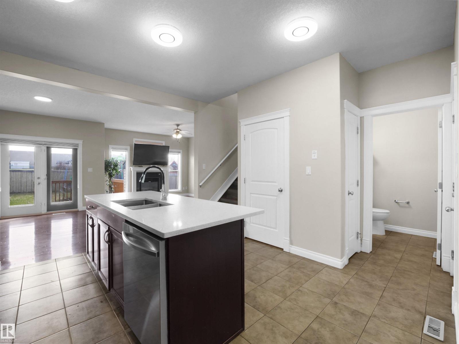 2511 29 ST NW