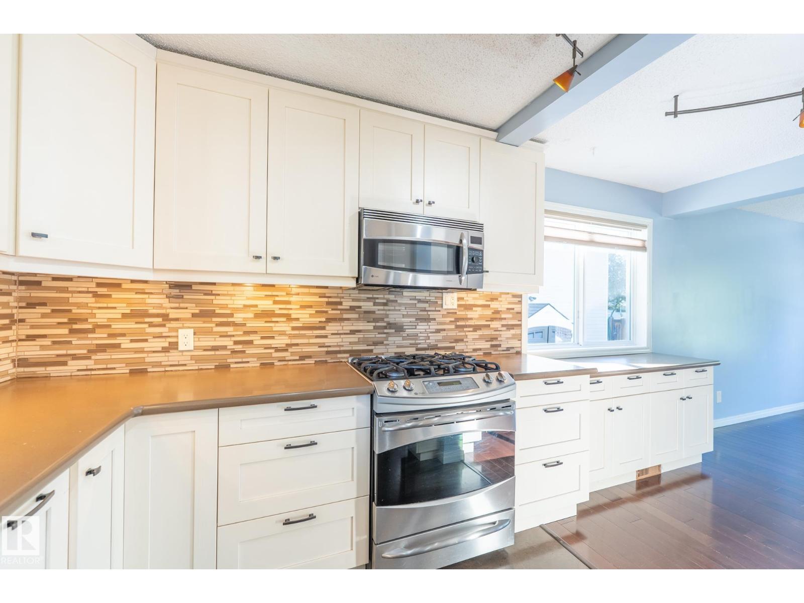 18289 74 AV NW