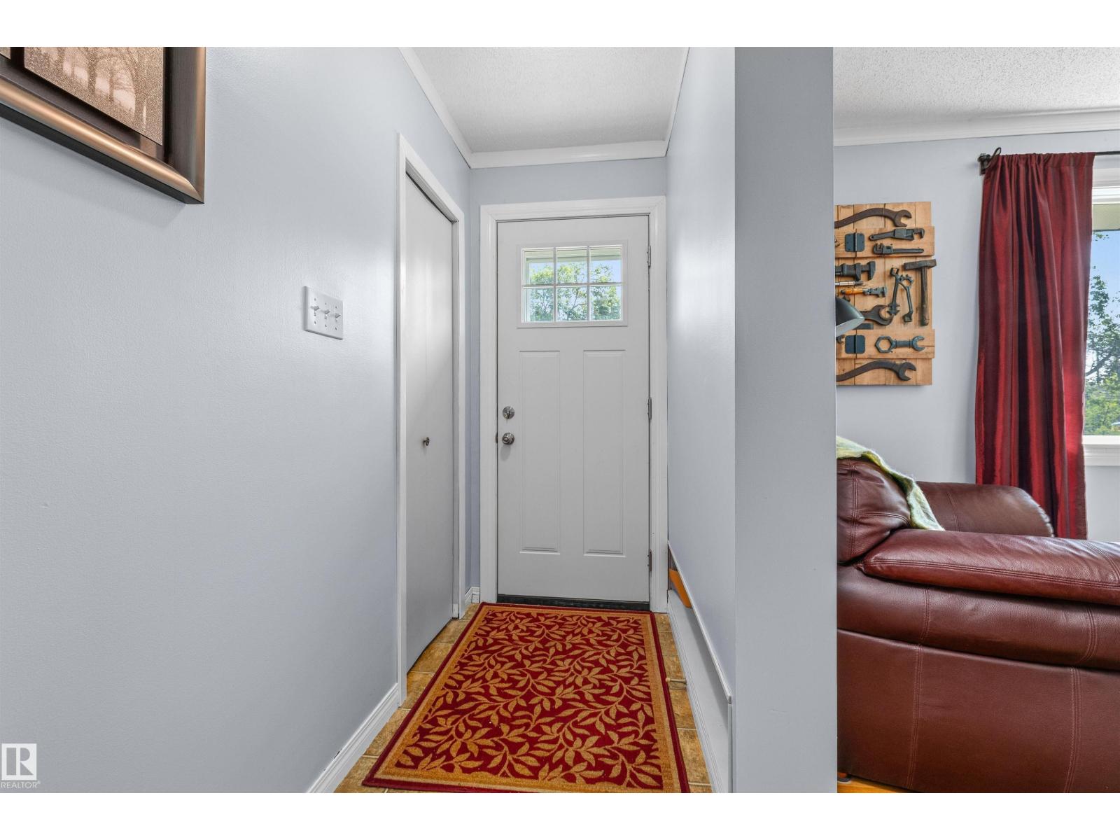 10534 163 ST NW