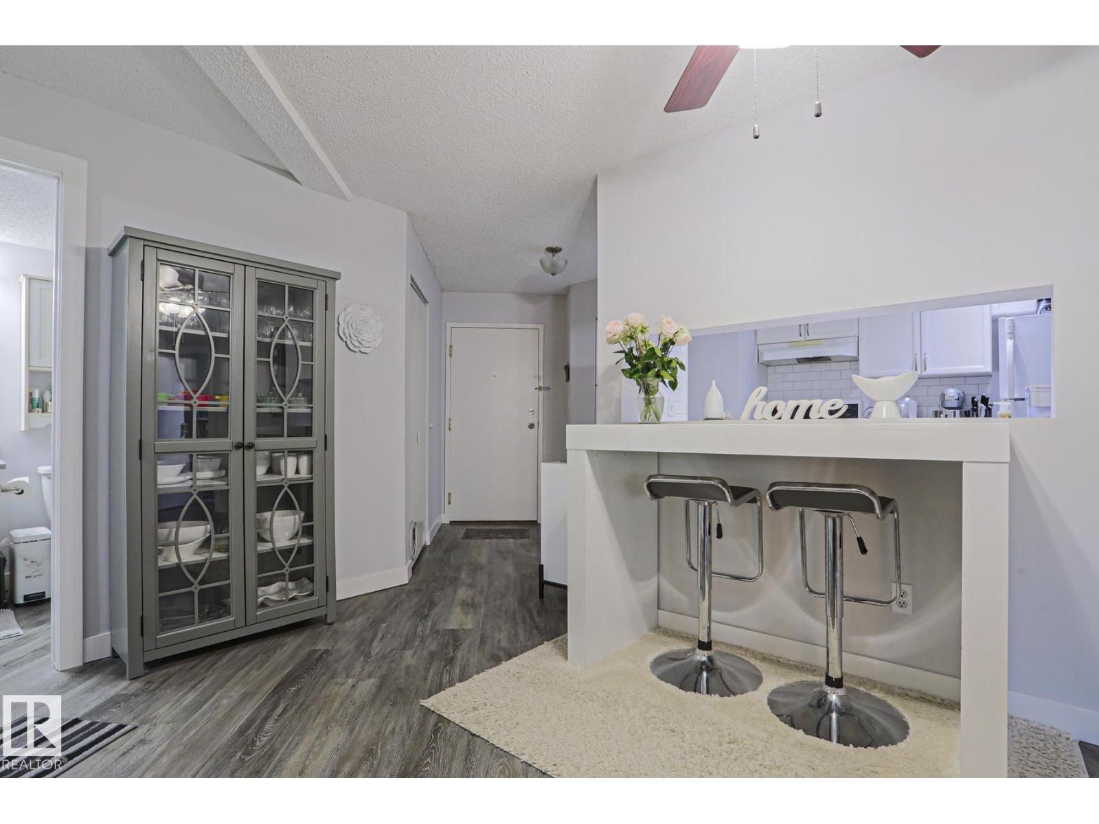 #233 2520 50 ST NW