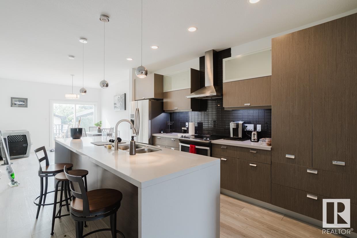 8720 150 ST NW