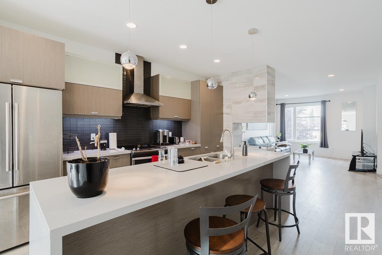 8720 150 ST NW
