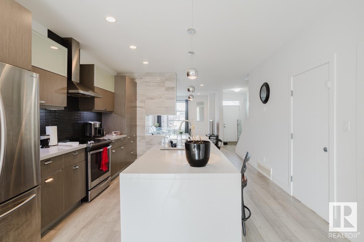 8720 150 ST NW
