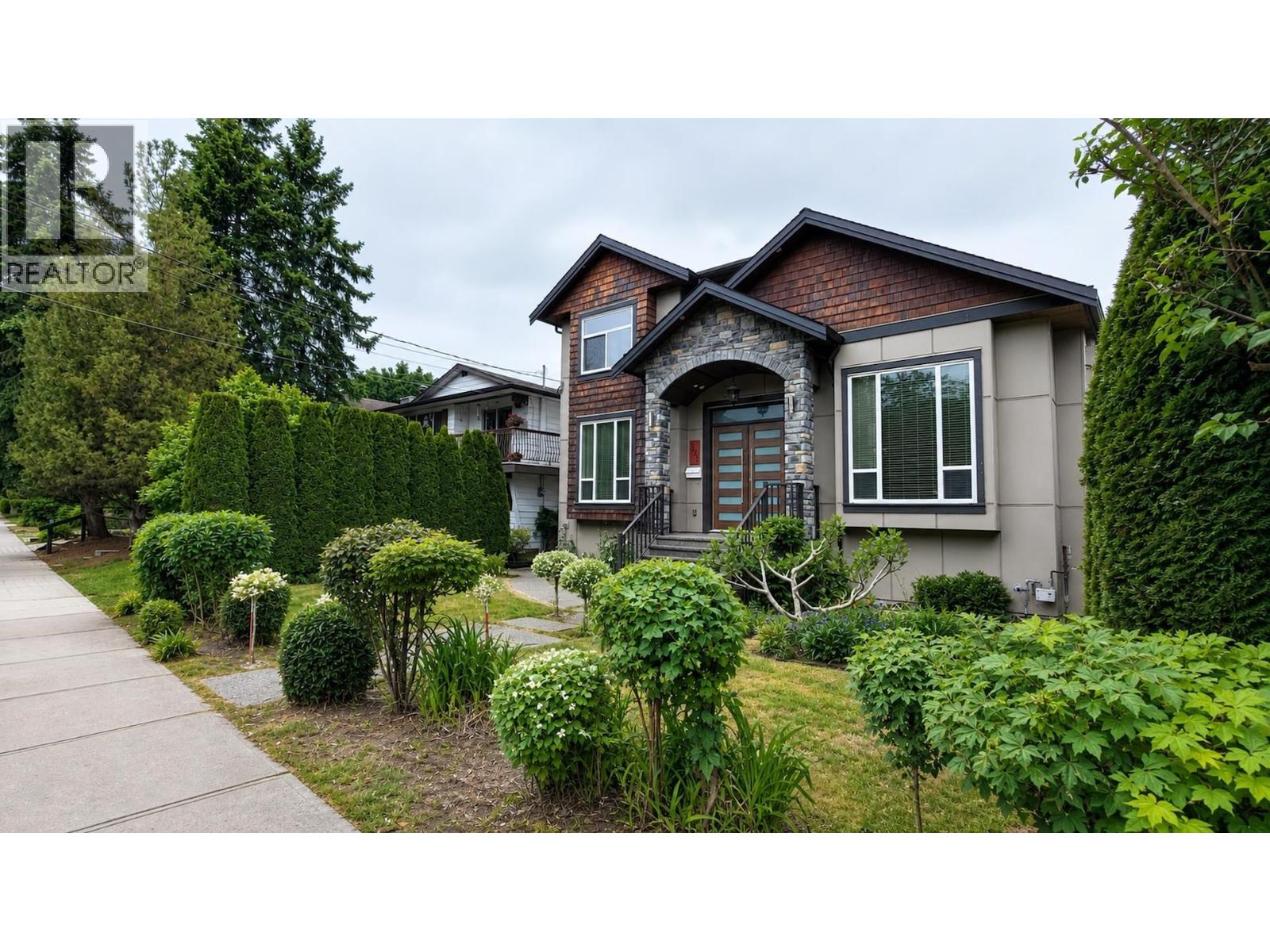 1975 COQUITLAM AVENUE