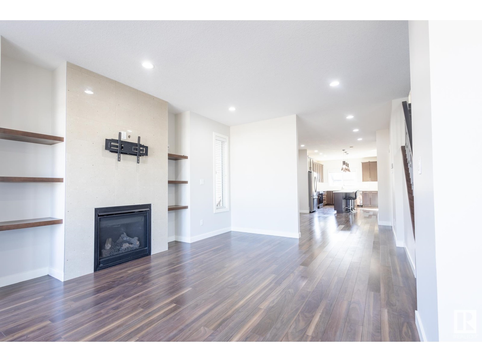 12212 124 ST NW