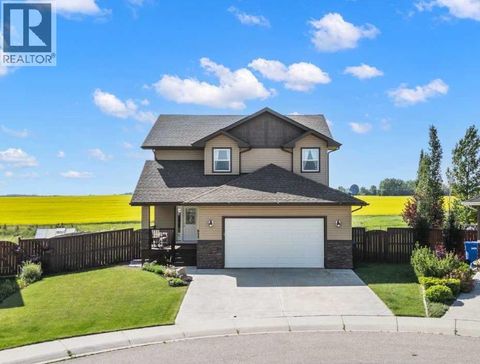 653 West Highland Crescent Carstairs AB T0M0N0