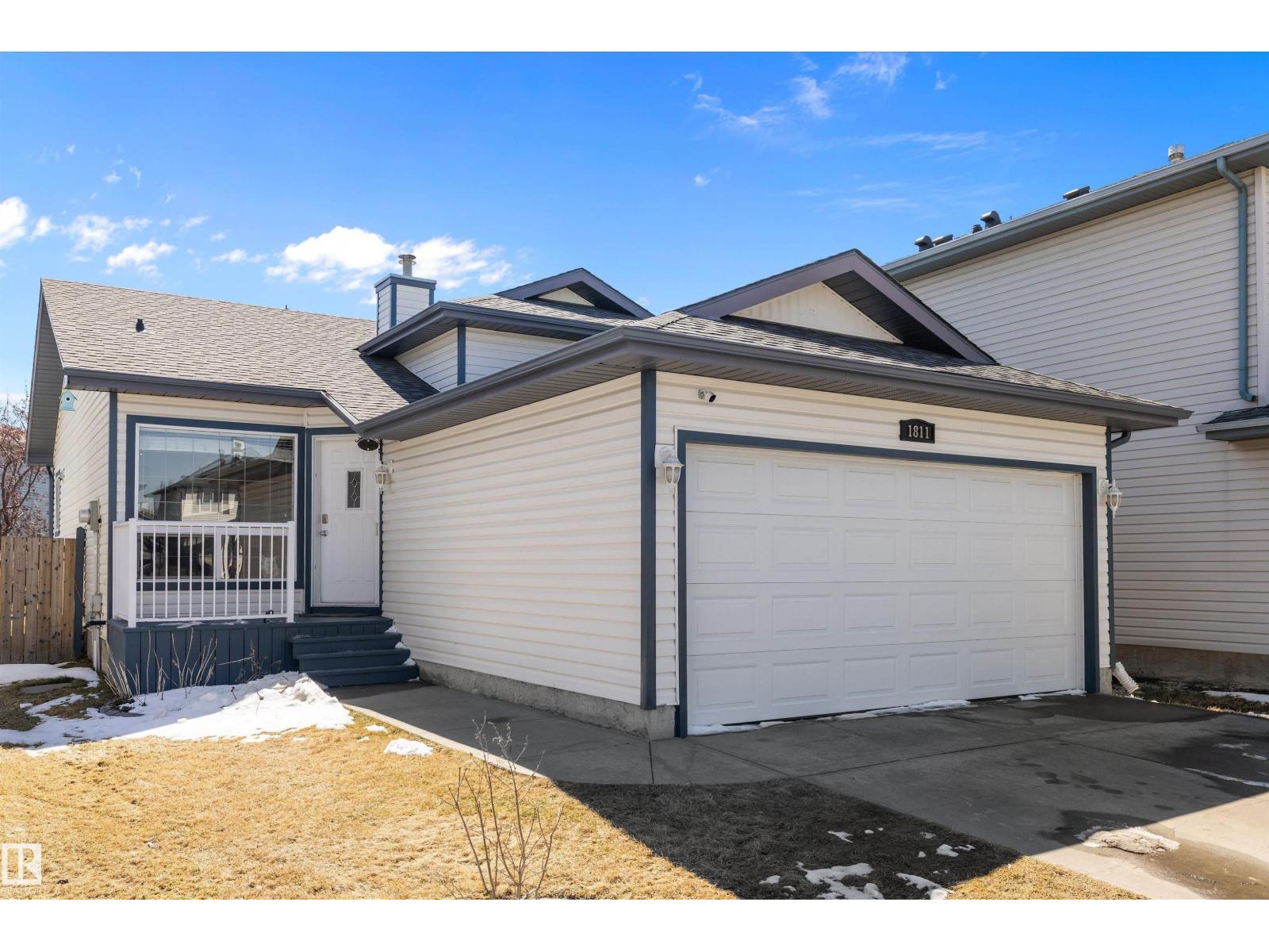 1811 37 AV NW