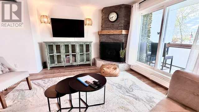 4, 4415 Lakeshore Drive