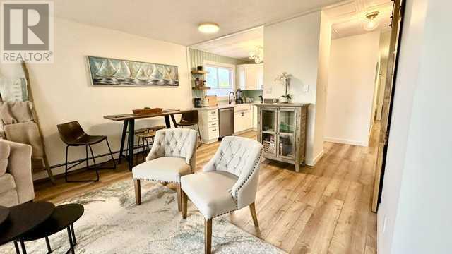 4, 4415 Lakeshore Drive