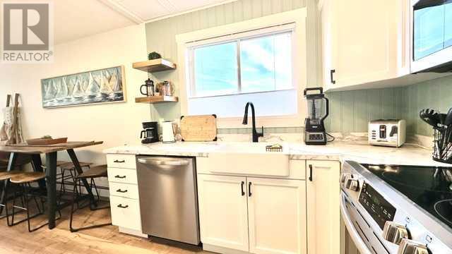 4, 4415 Lakeshore Drive